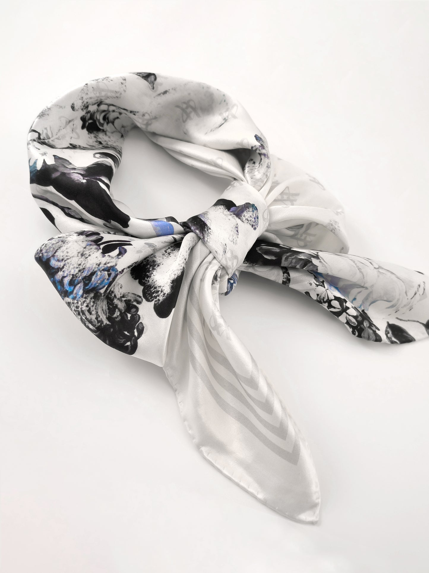 Rose Emblem Print Scarf – Grey & Blue – Silk Wool Modal Blend